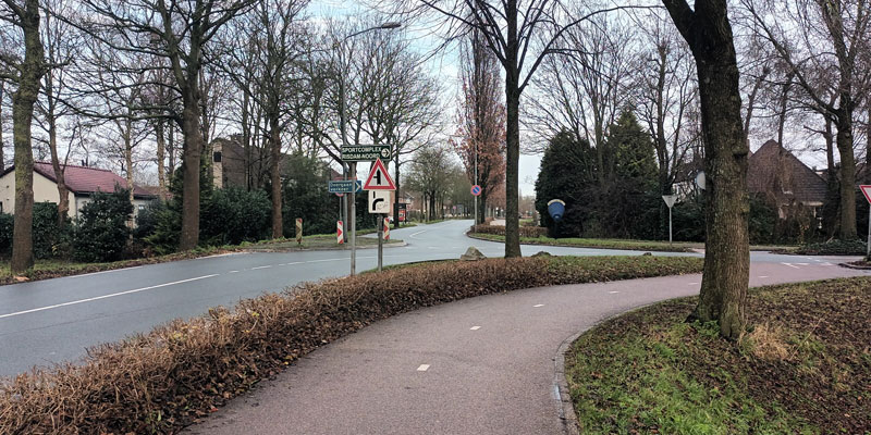 Afbuigende voorrangsweg